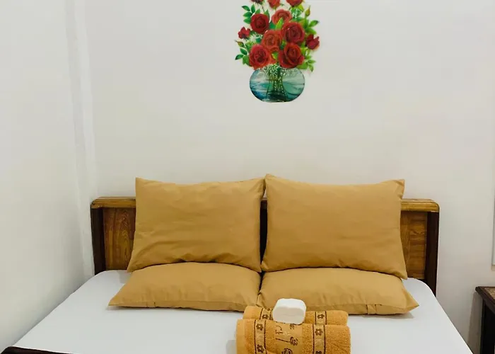 Queen\'S Room Rental 1