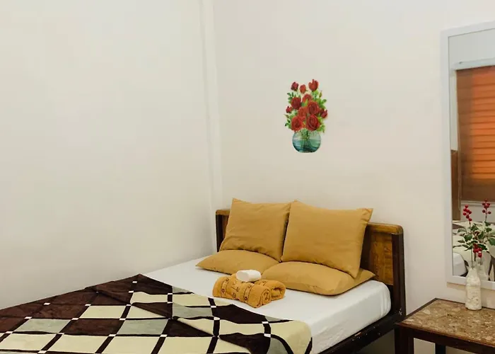 Queen\'S Room Rental 1