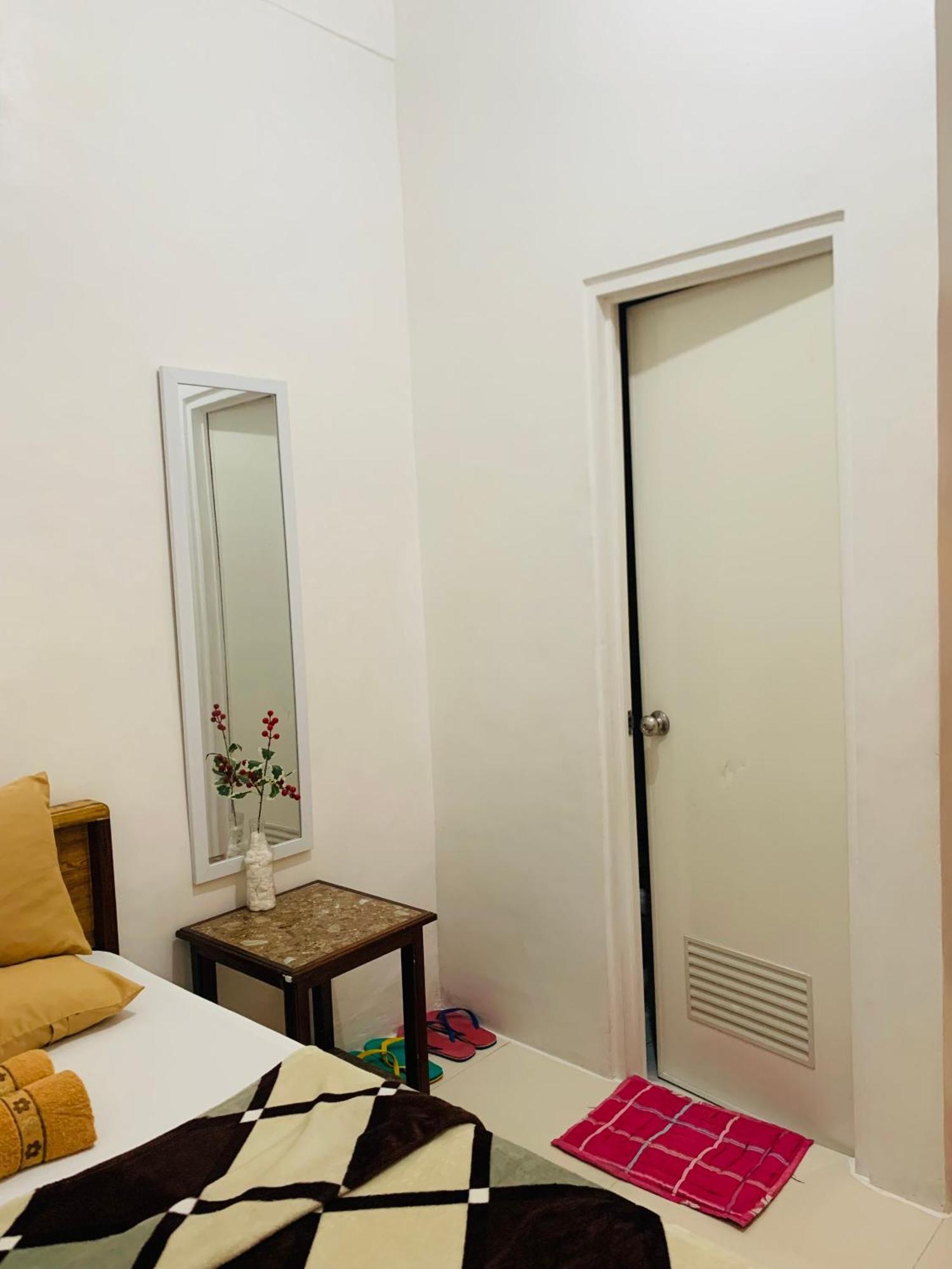 Queen's 1 Apartment